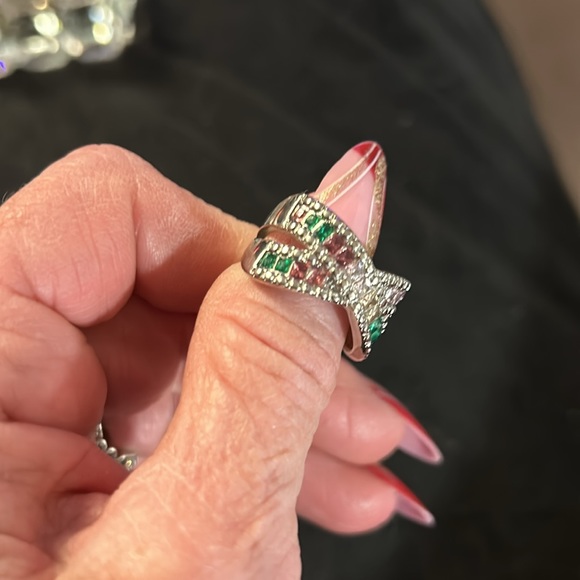 Ring - Picture 3 of 4